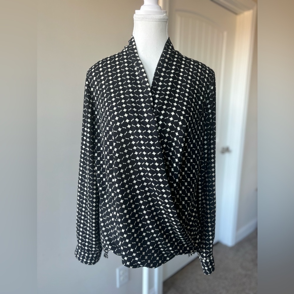 Pleione Black and White Geometric Print Wrap Blouse Shirt Top Women Size M